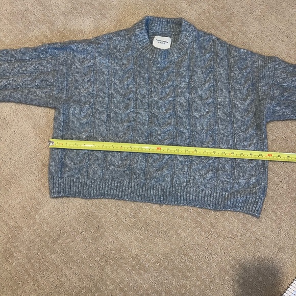 Abercrombie & Fitch Heather Gray Knit Sweater - Picture 4 of 8
